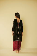 Black Dareecha Kurta Set