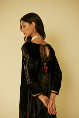 Black Dareecha Kurta Set