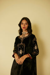 Black Dareecha Kurta Set