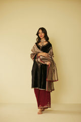 Black Dareecha Kurta Set