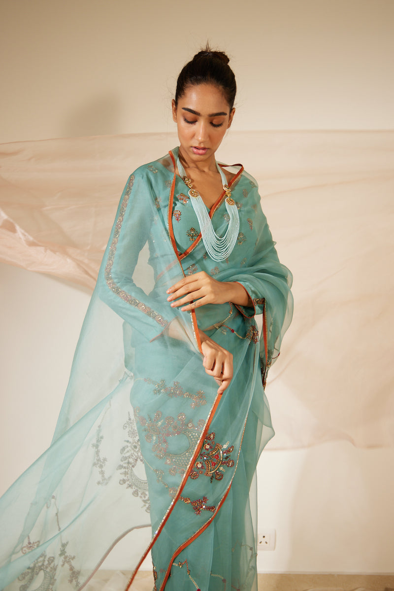 Kurta & Saree Online Shopping | Facebook