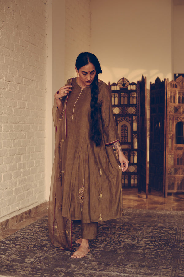 Olive Nayantara Kurta Set